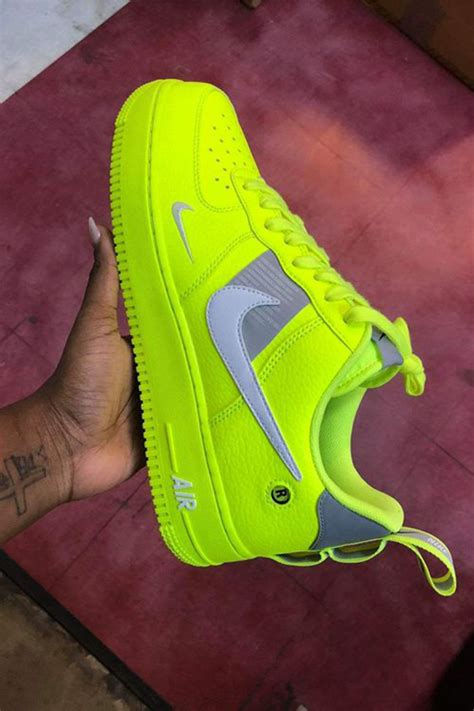 nike shoes neon check